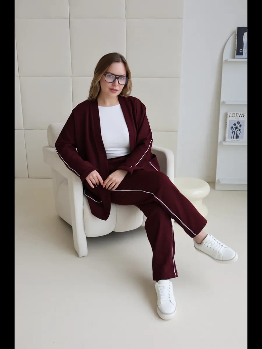 Костюм двойка с лампасом