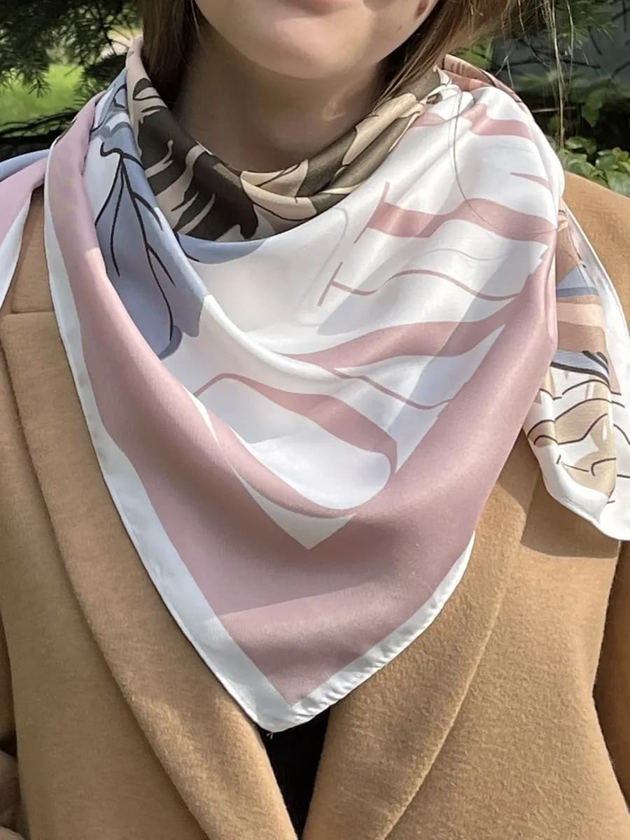 Платок шелковый на голову и шею в подарок