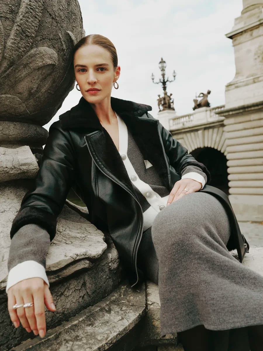 Женский черный Пуховик