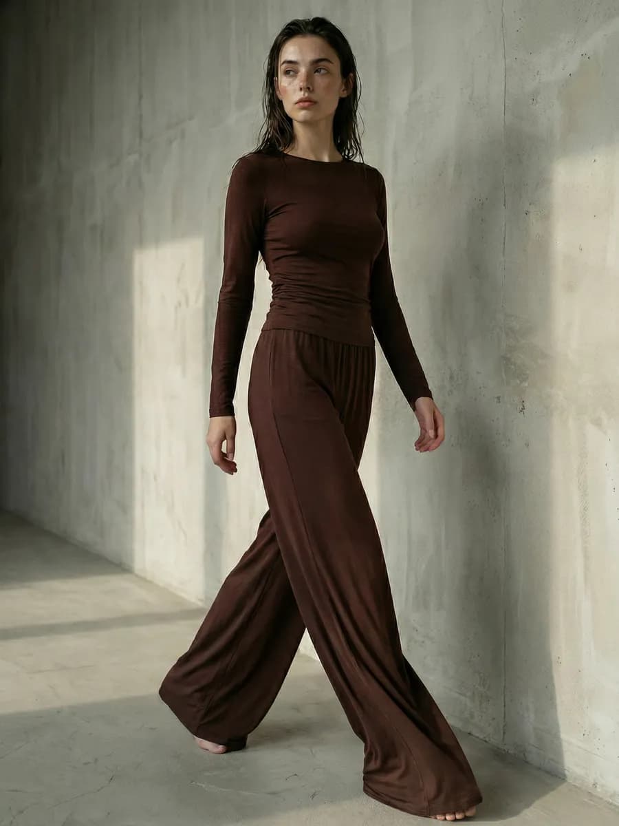 Домашний трикотажный костюм с брюками и лонгсливом