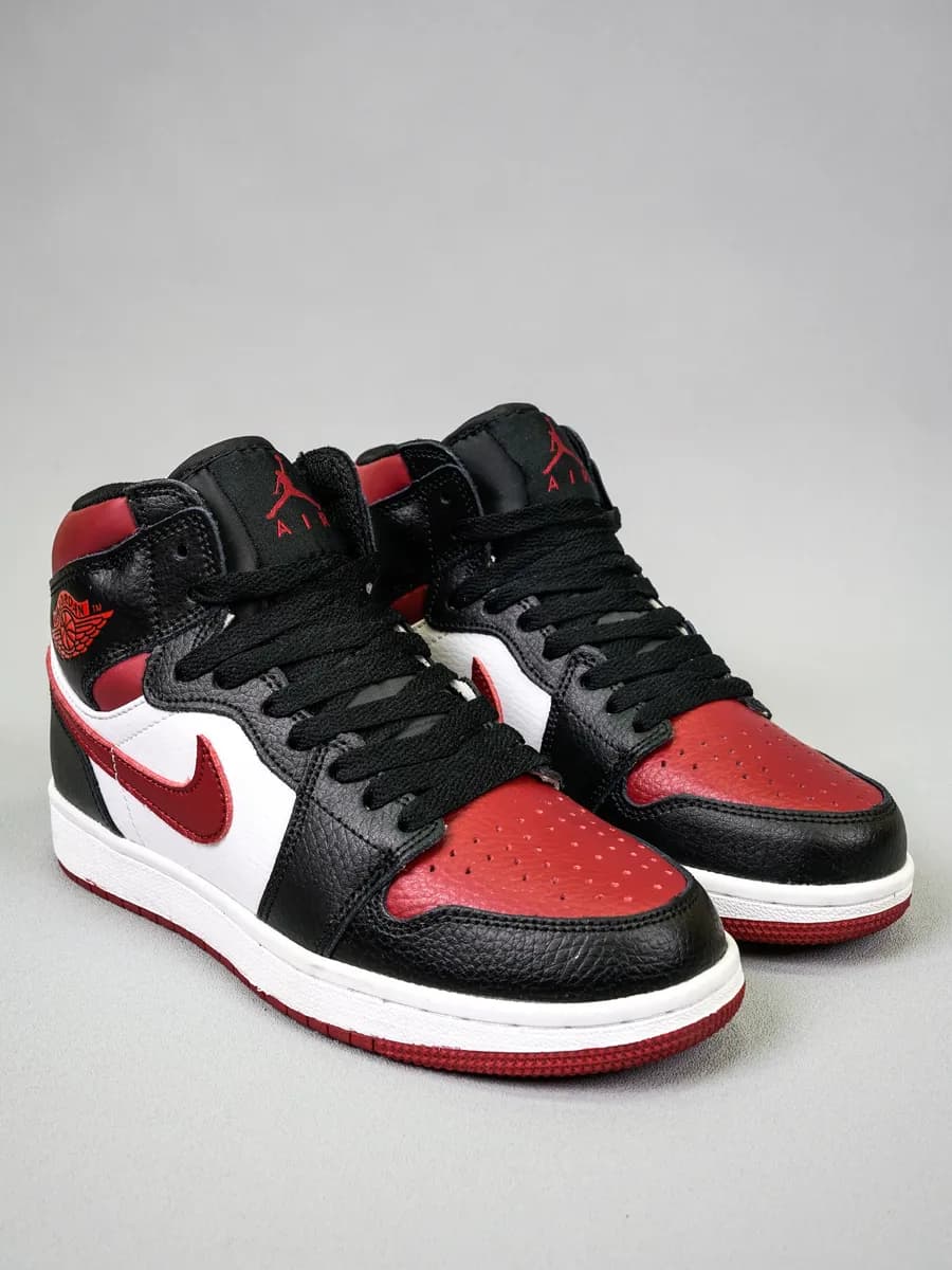 Кроссовки Air Jordan 1 спортивные легкие