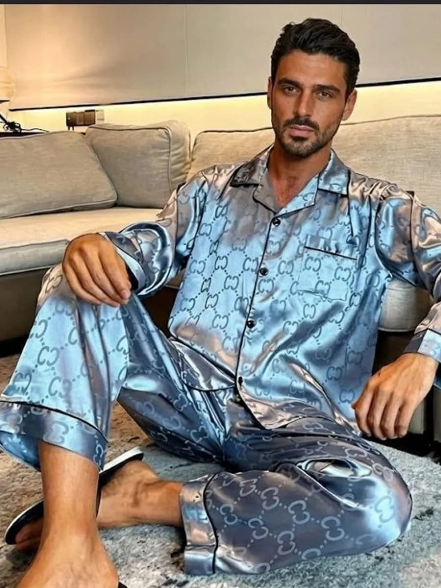 Пижама шелковая атласная