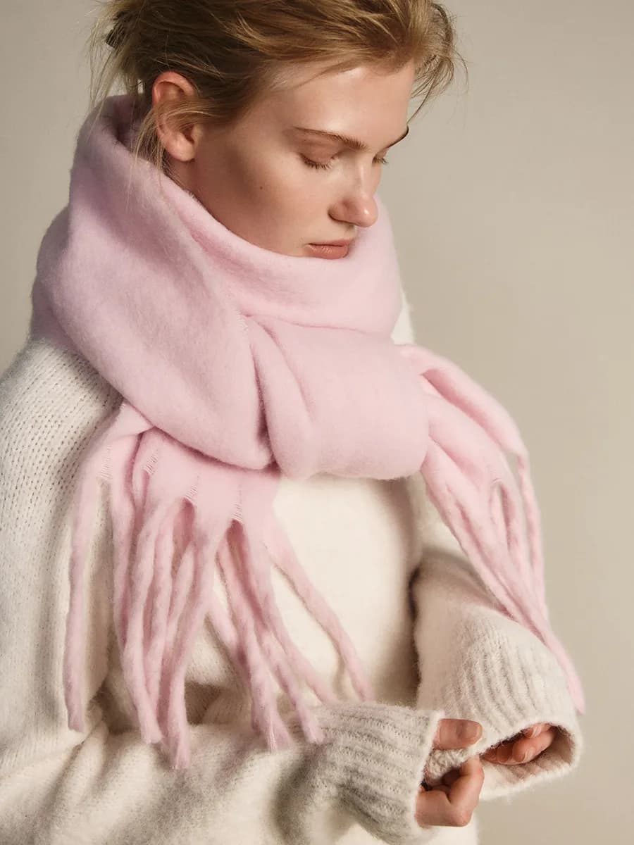 Шарф теплый с бахромой