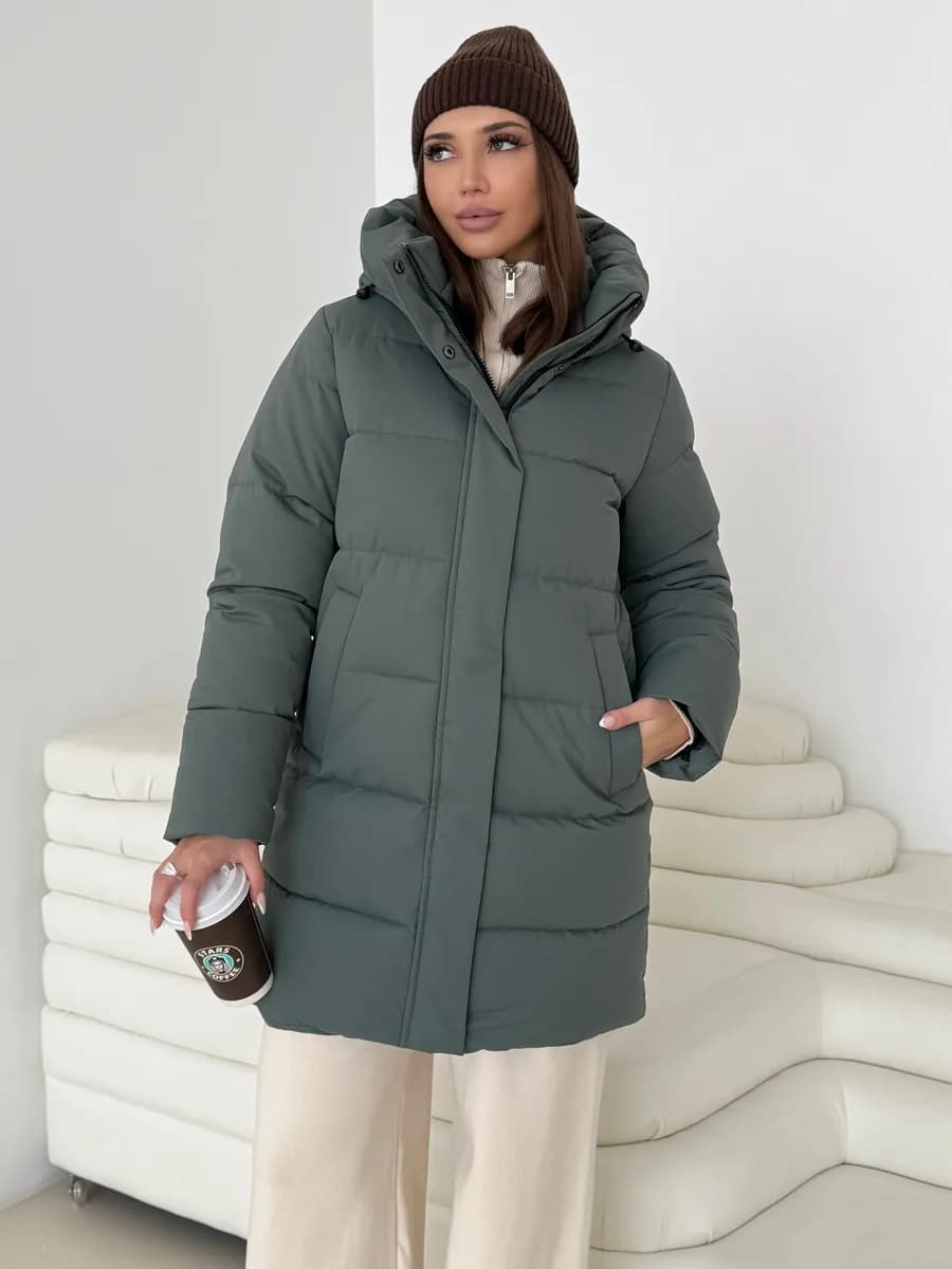 Куртка зимняя с капюшоном удлиненная