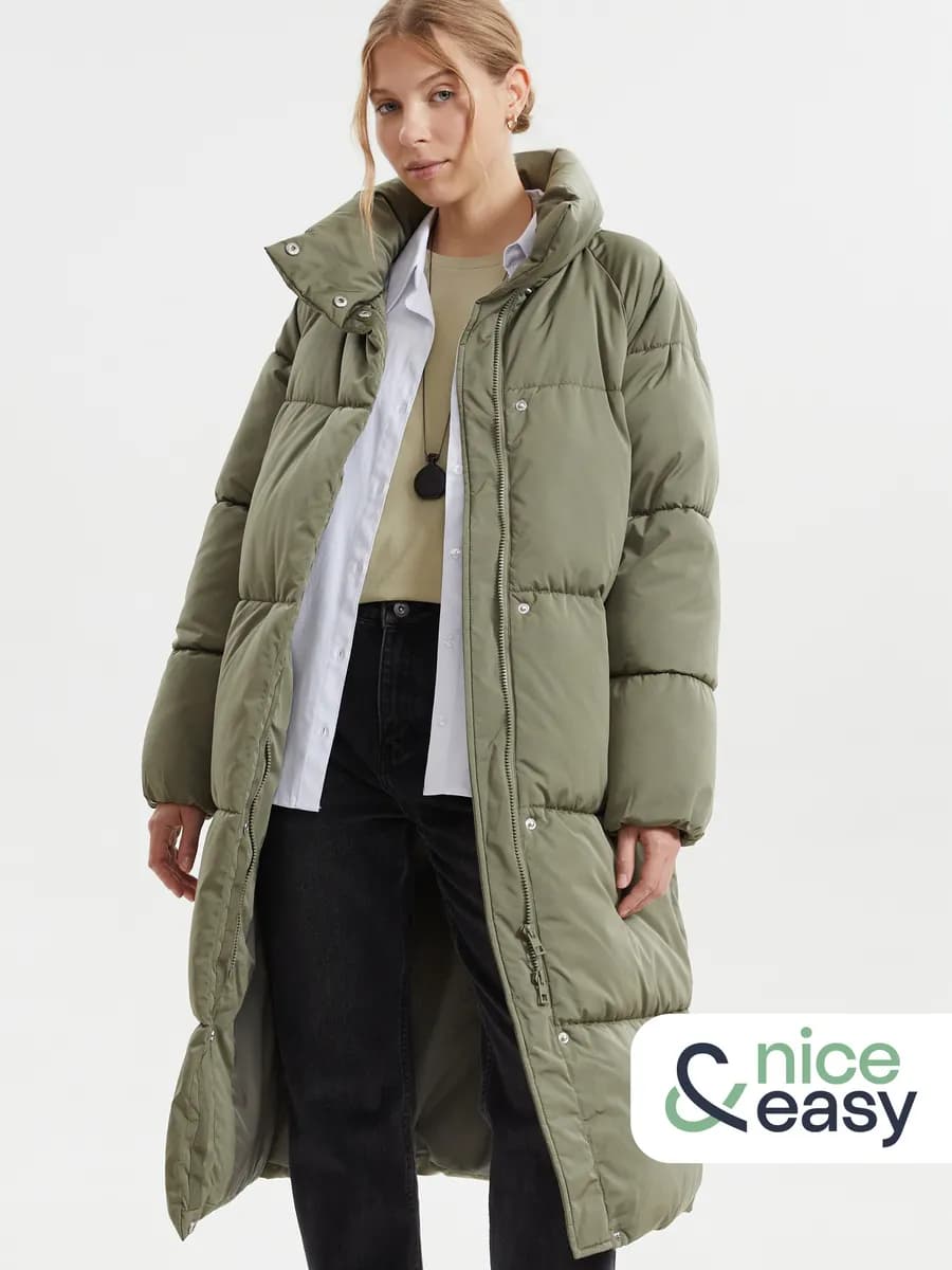 Женское тёплое пальто с воротником