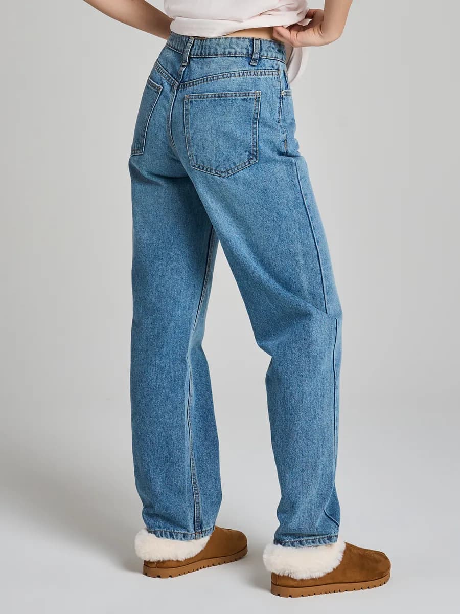 Джинсы прямые с вареным эффектом