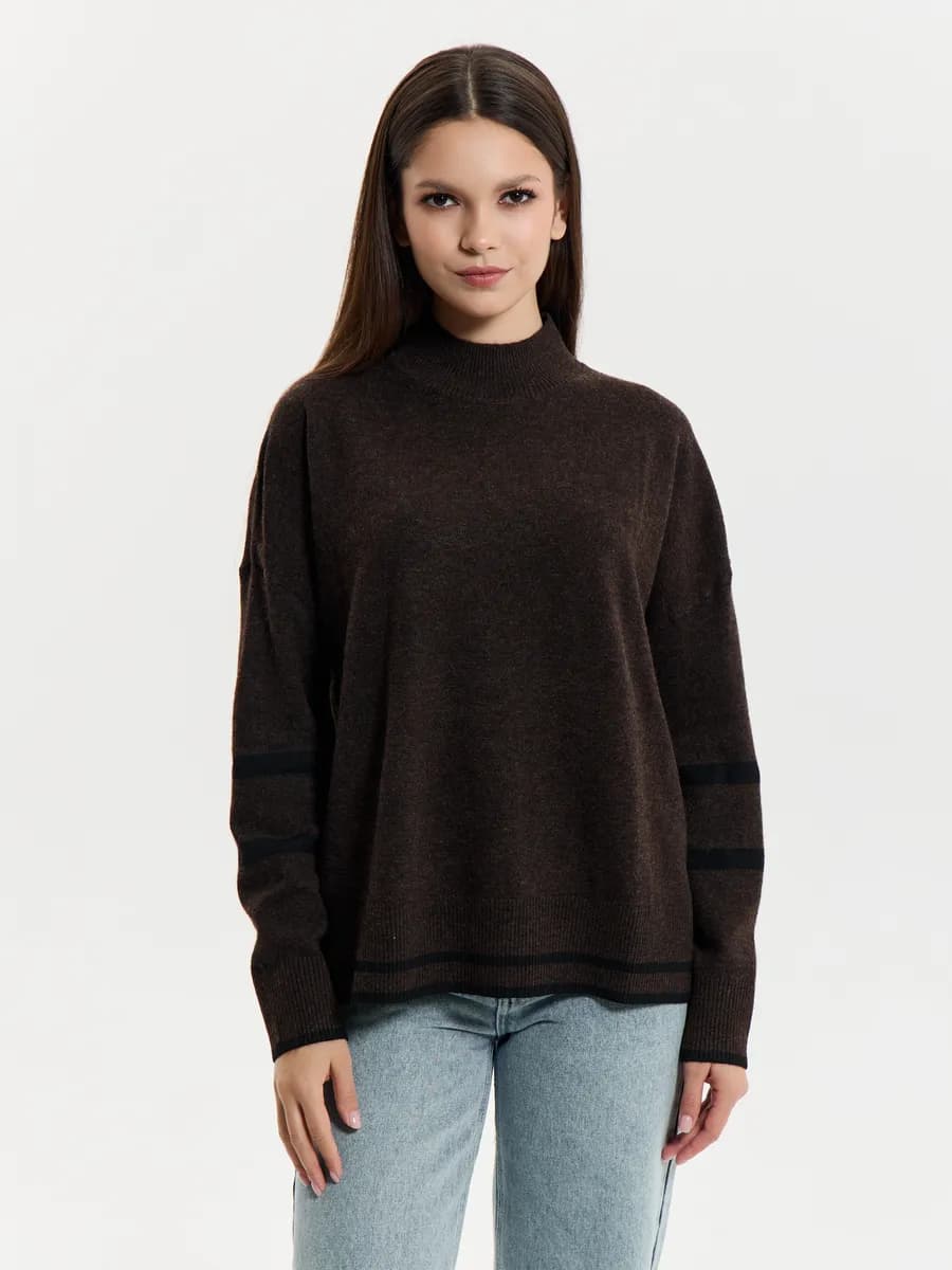 Свитер прямой с высоким воротом