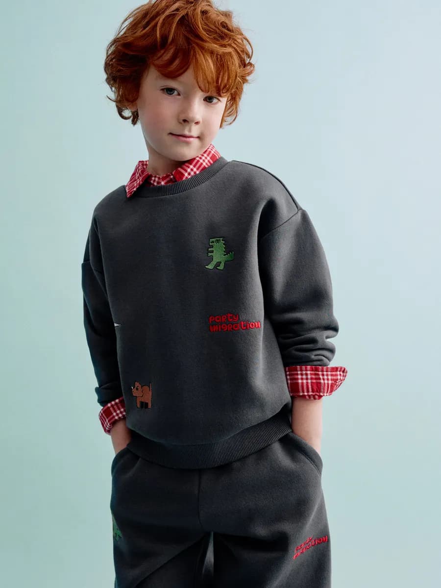 Свитшот оверсайз утепленный с принтом