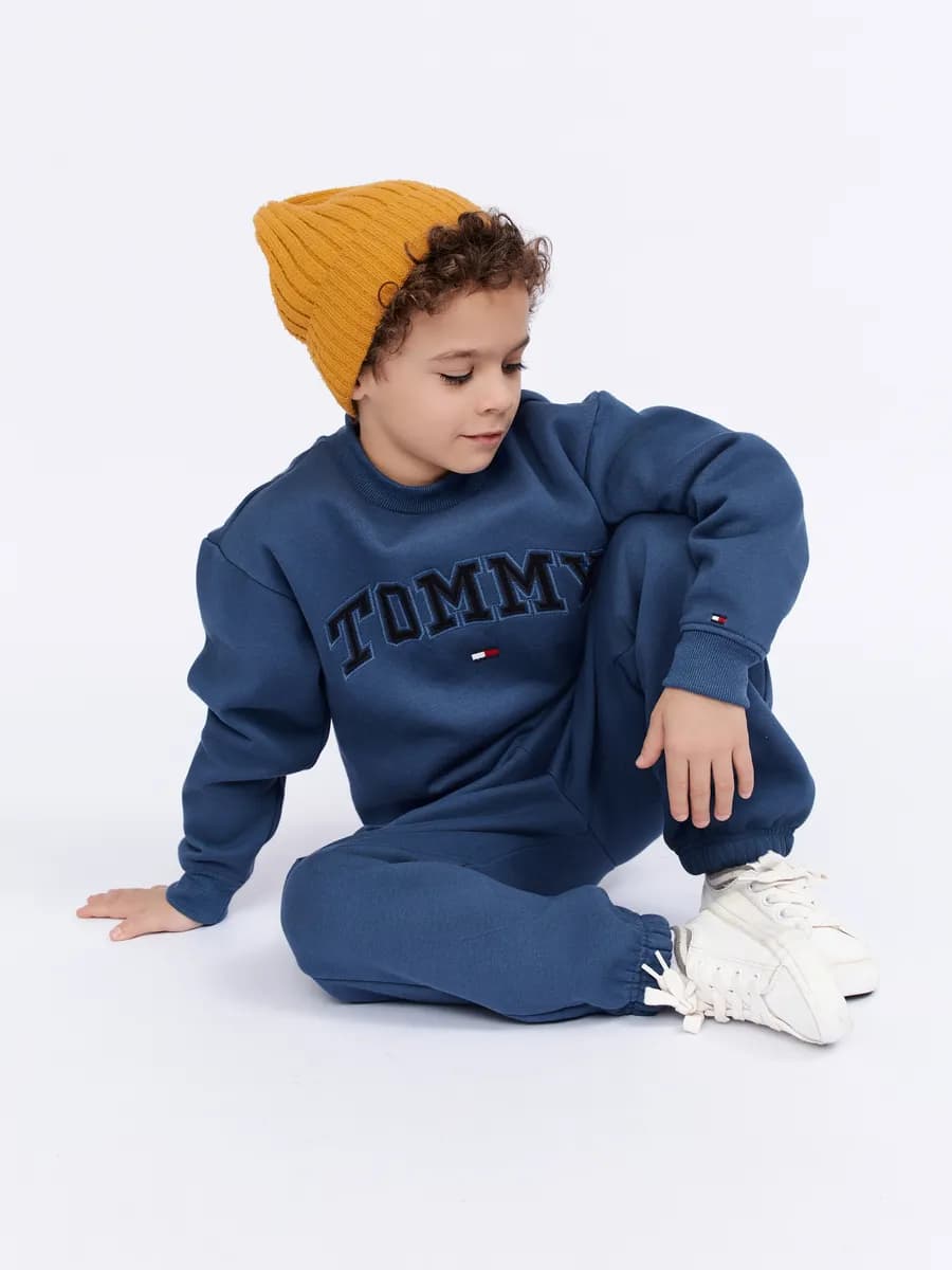 Утепленный спортивный костюм с начесом