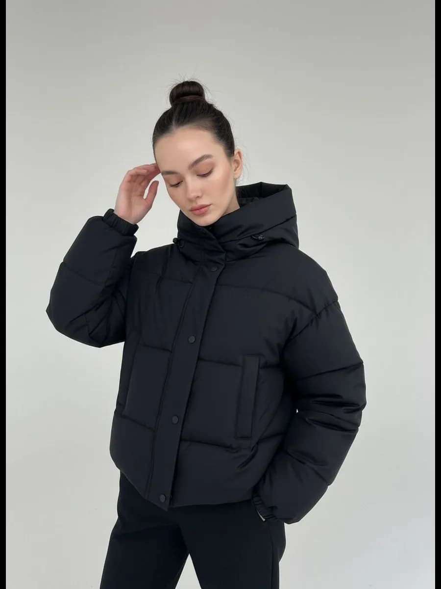 Куртка осень зима укороченная с капюшоном