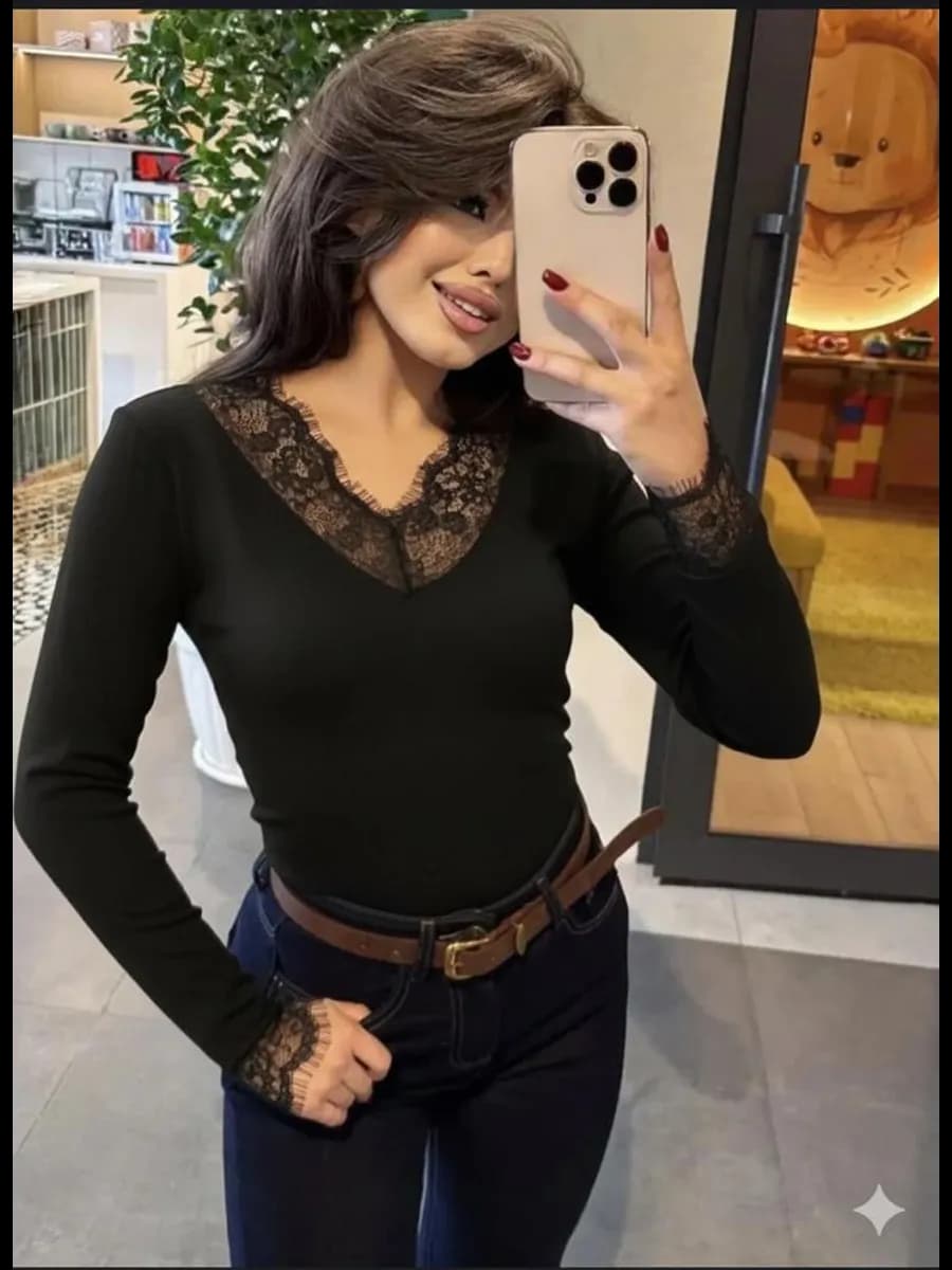 Лонгслив с кружевом облегающий