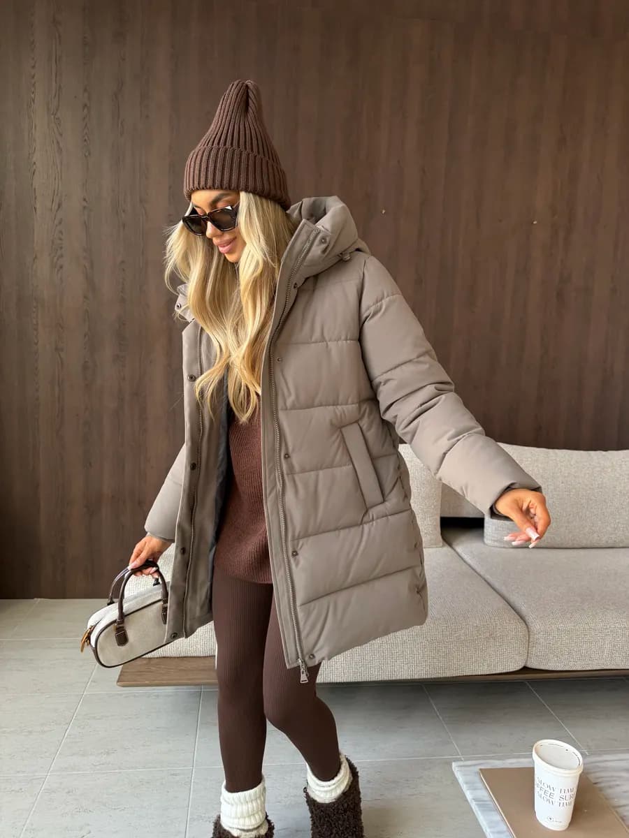 Куртка зимняя удлиненная с капюшоном