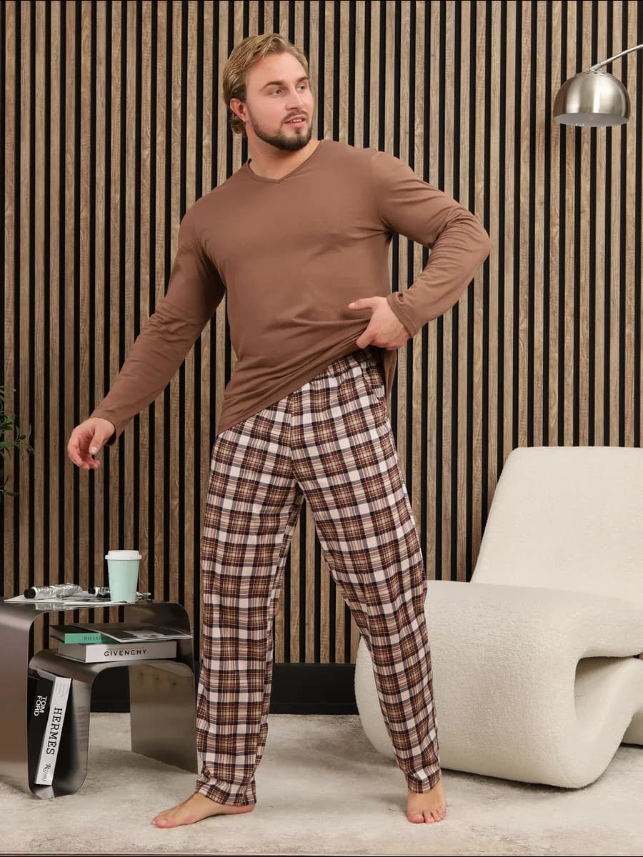 Пижама новогодняя со штанами в клетку