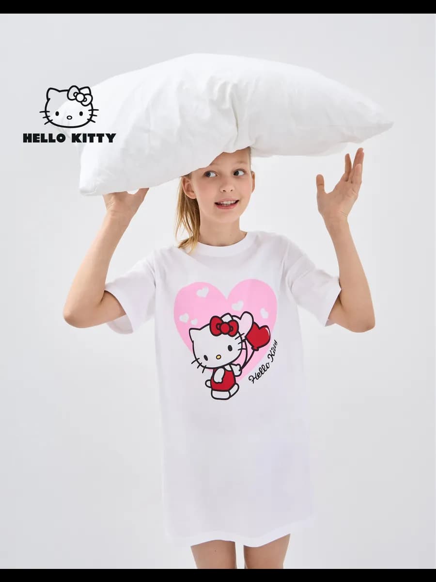 Белая ночная сорочка с принтом Hello Kitty