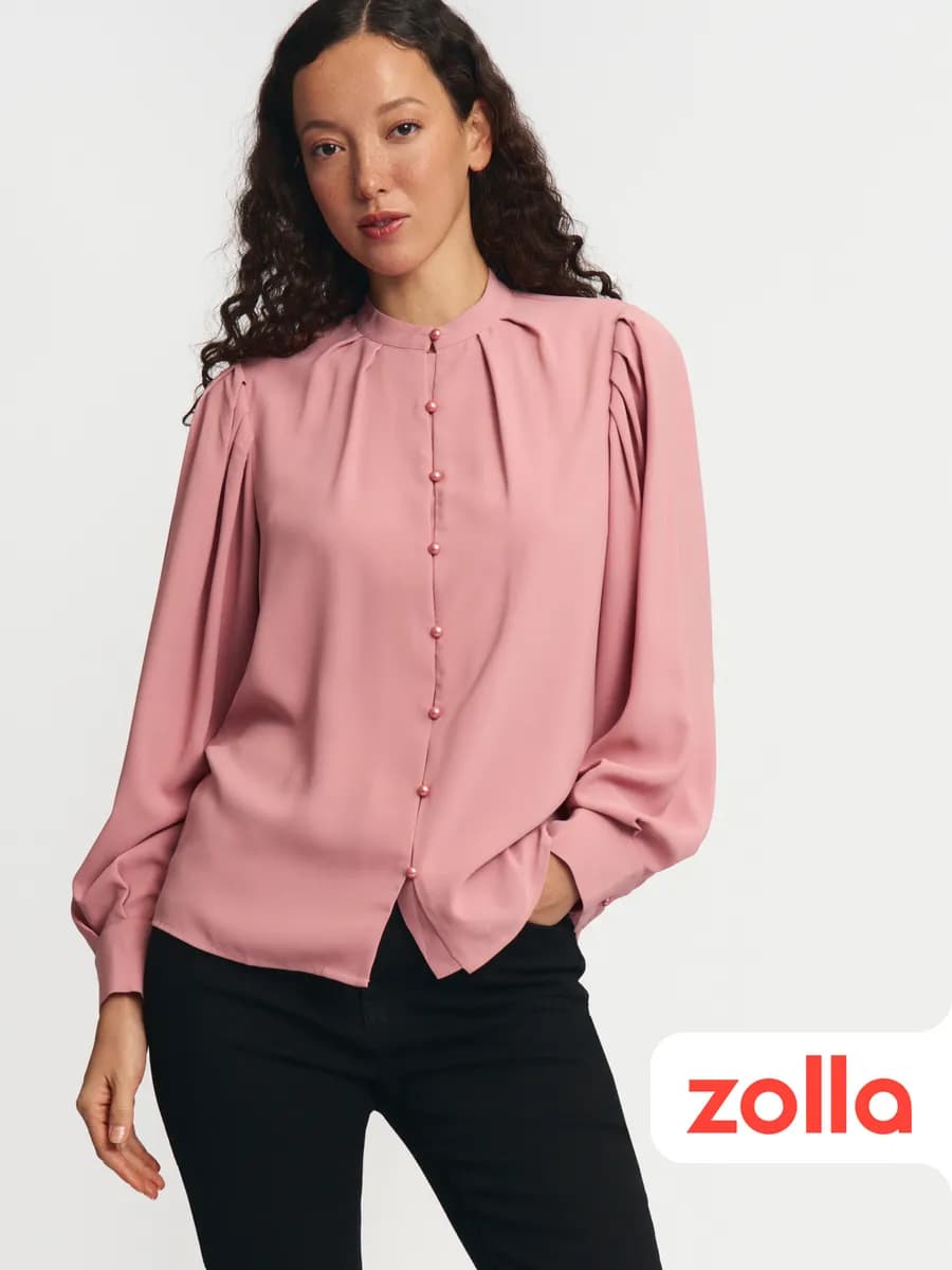 Женская блузка с воротником-стойкой