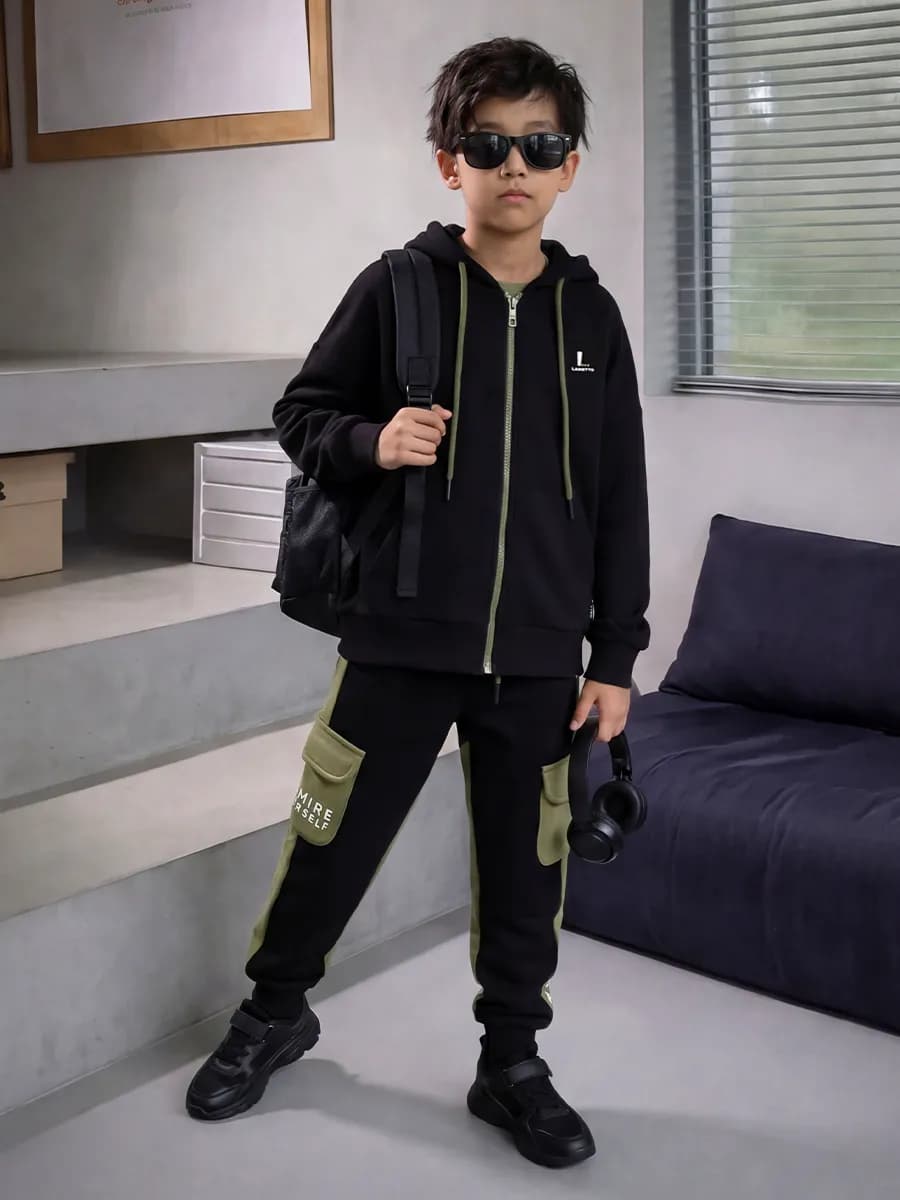 Костюм спортивный для мальчика с брюками