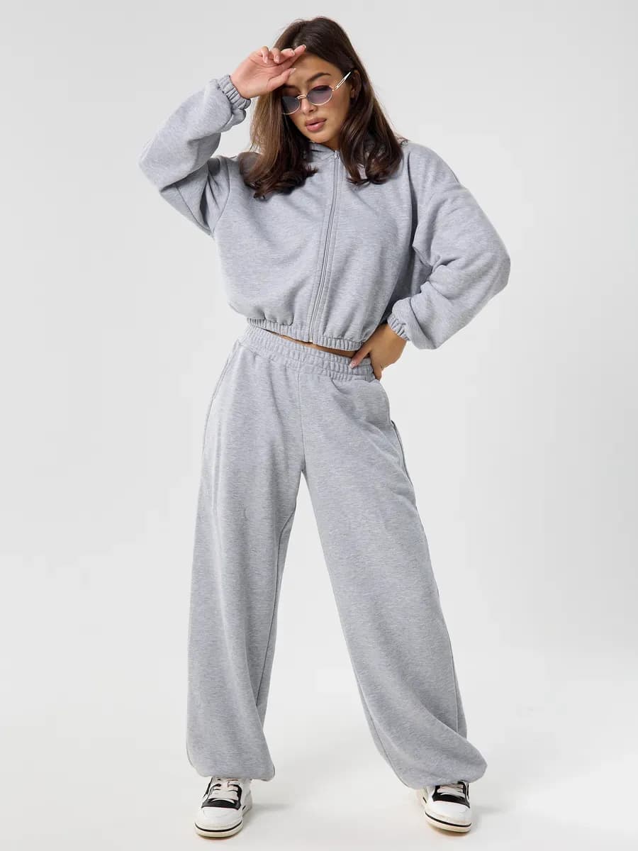 Спортивный костюм без начеса с укороченным худи