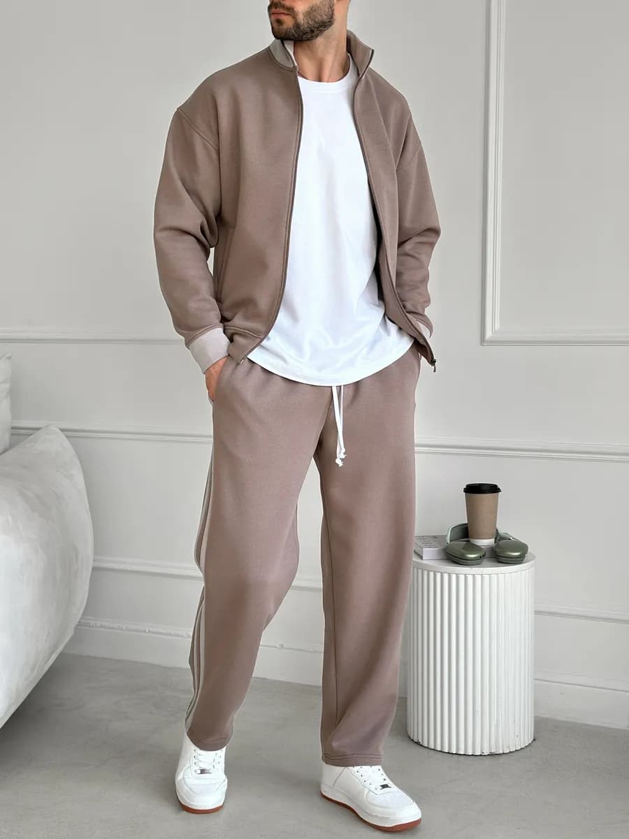 Спортивный костюм на молнии без начеса