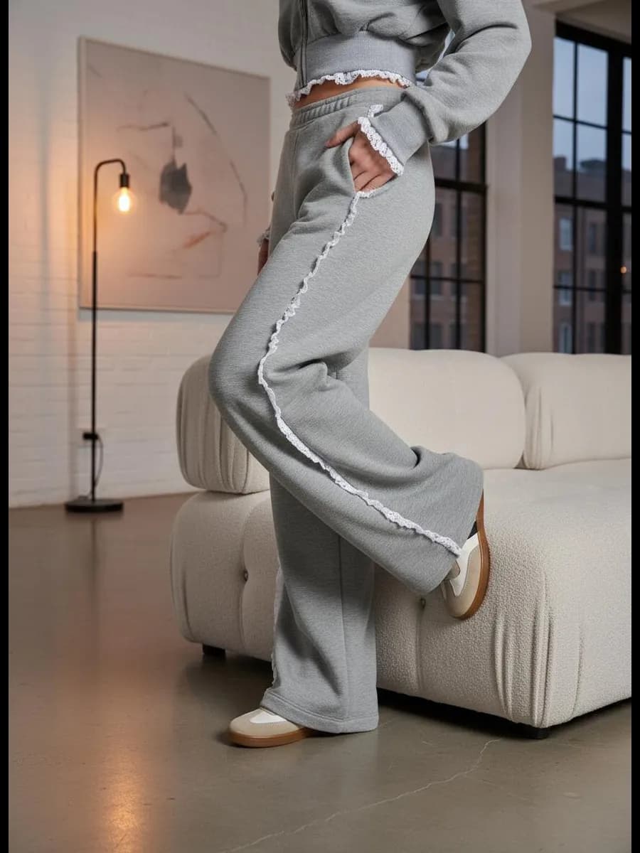 Широкие брюки с лампасами из кружева