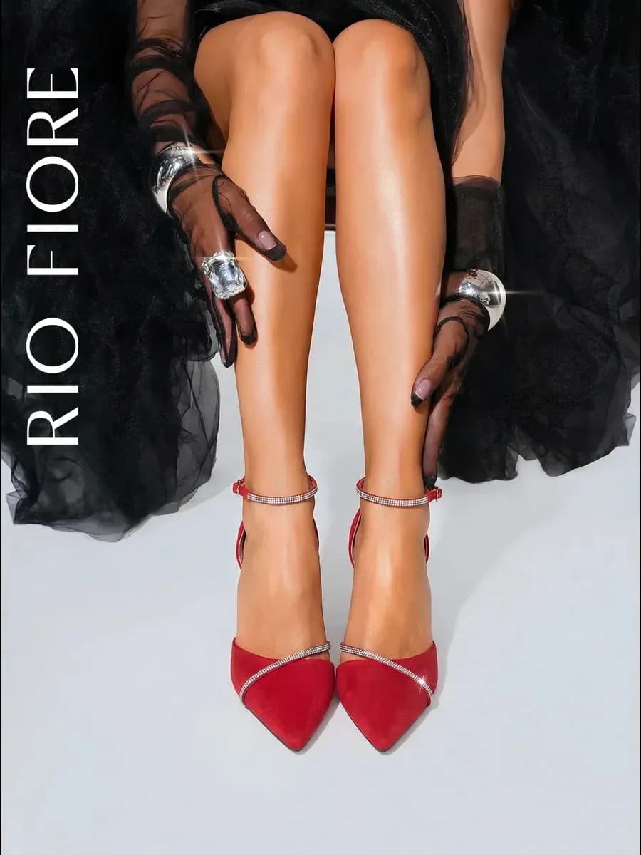 Туфли на каблуке шпильке вечерние с ремешком