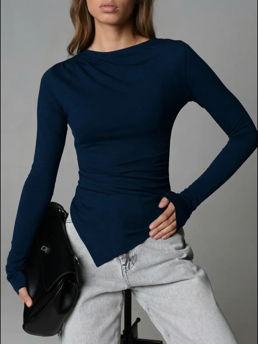 Лонгслив обтягивающий с рукавом клеш и асимметричным низом