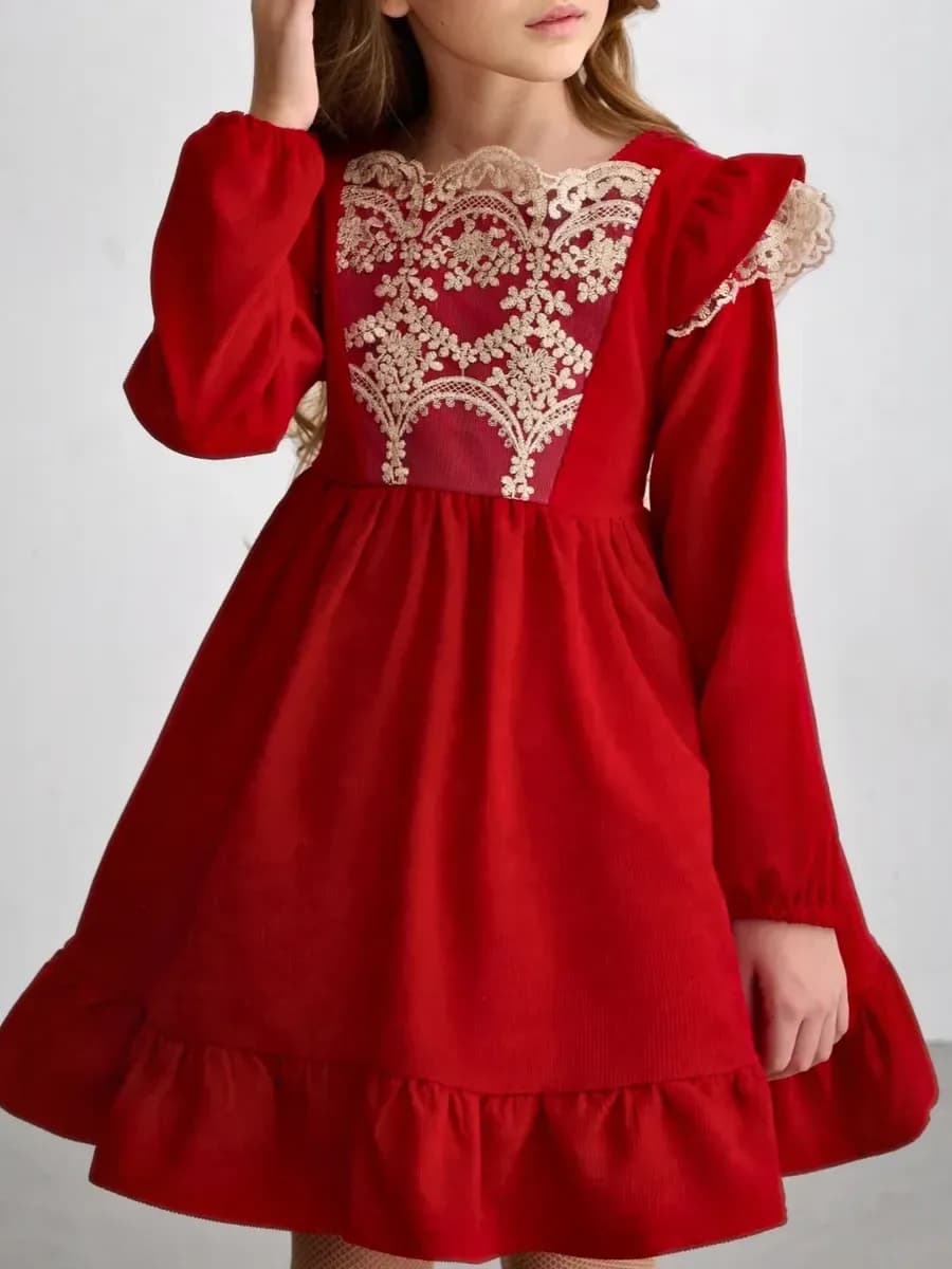 Платье вельветовое с длинным рукавом