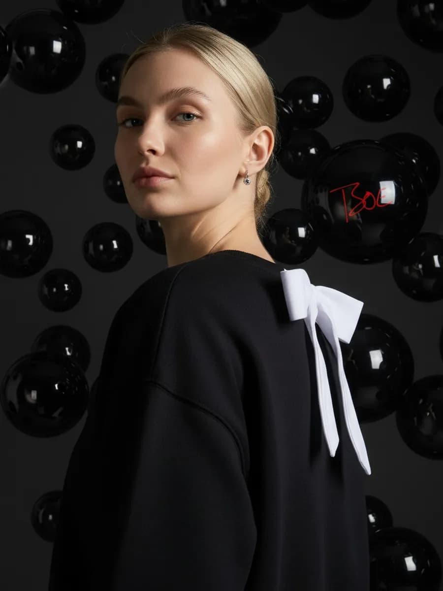 Свитшот с бантом на спине