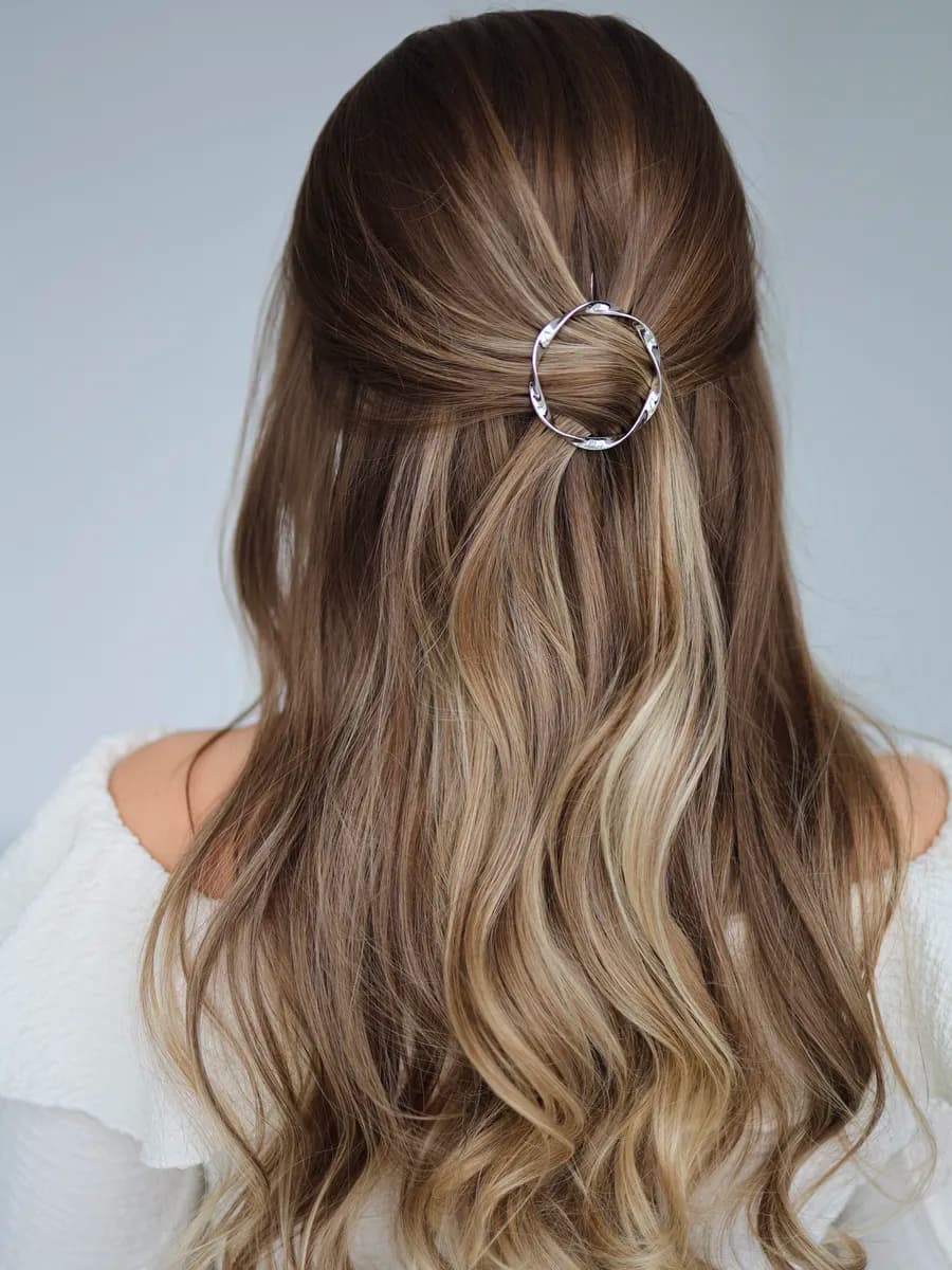 Заколка для волос круглая серебристая спираль - фото 1
