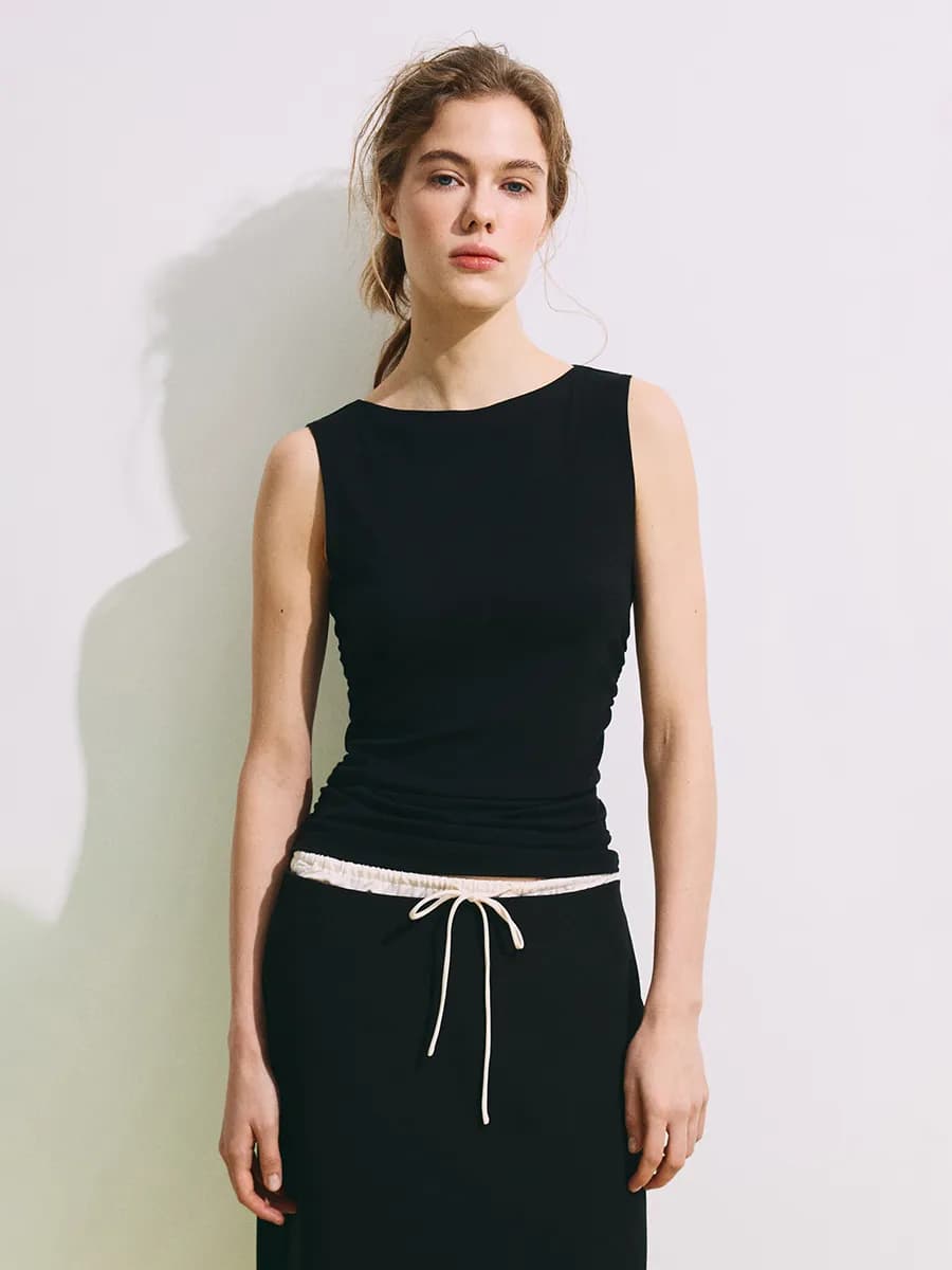 Майка вискозная skims облегающая с драпировками