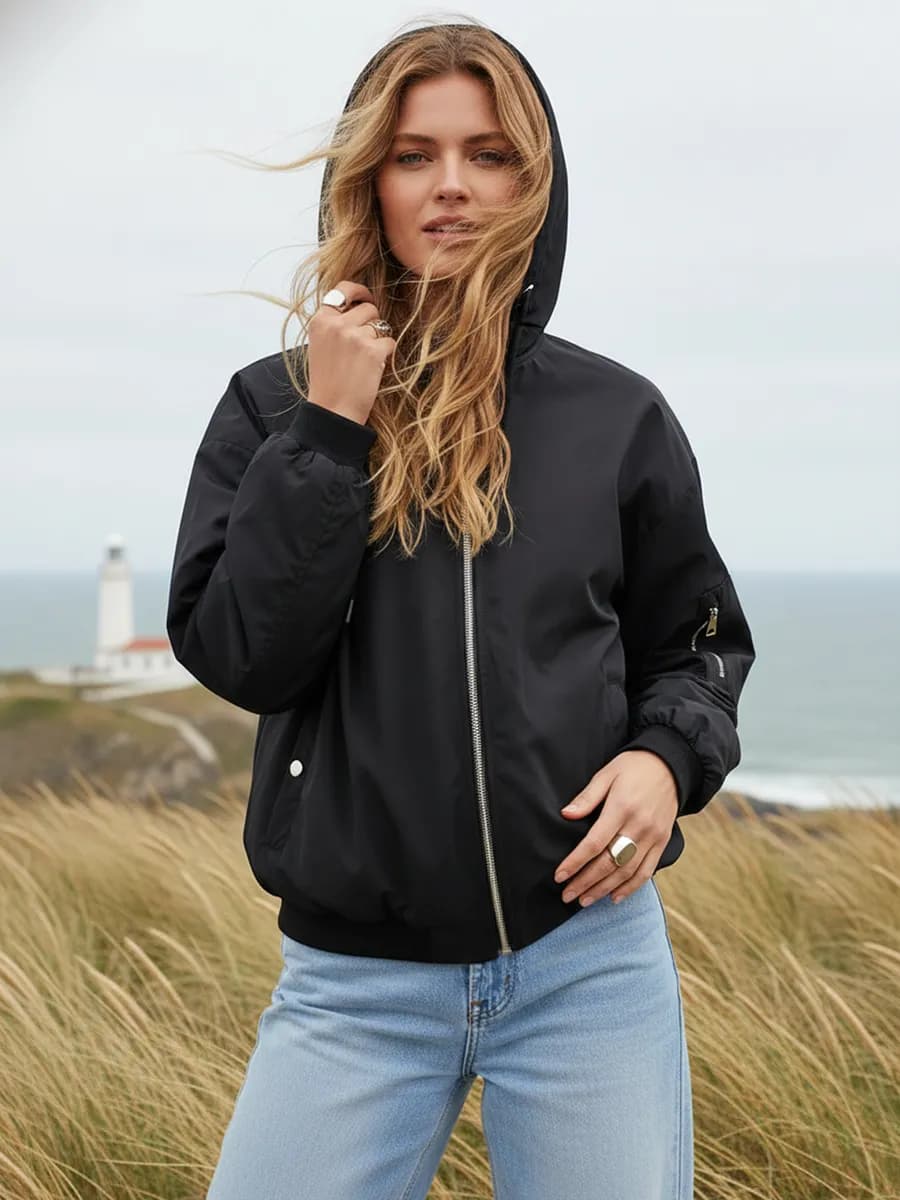 Ветровка с капюшоном весенняя