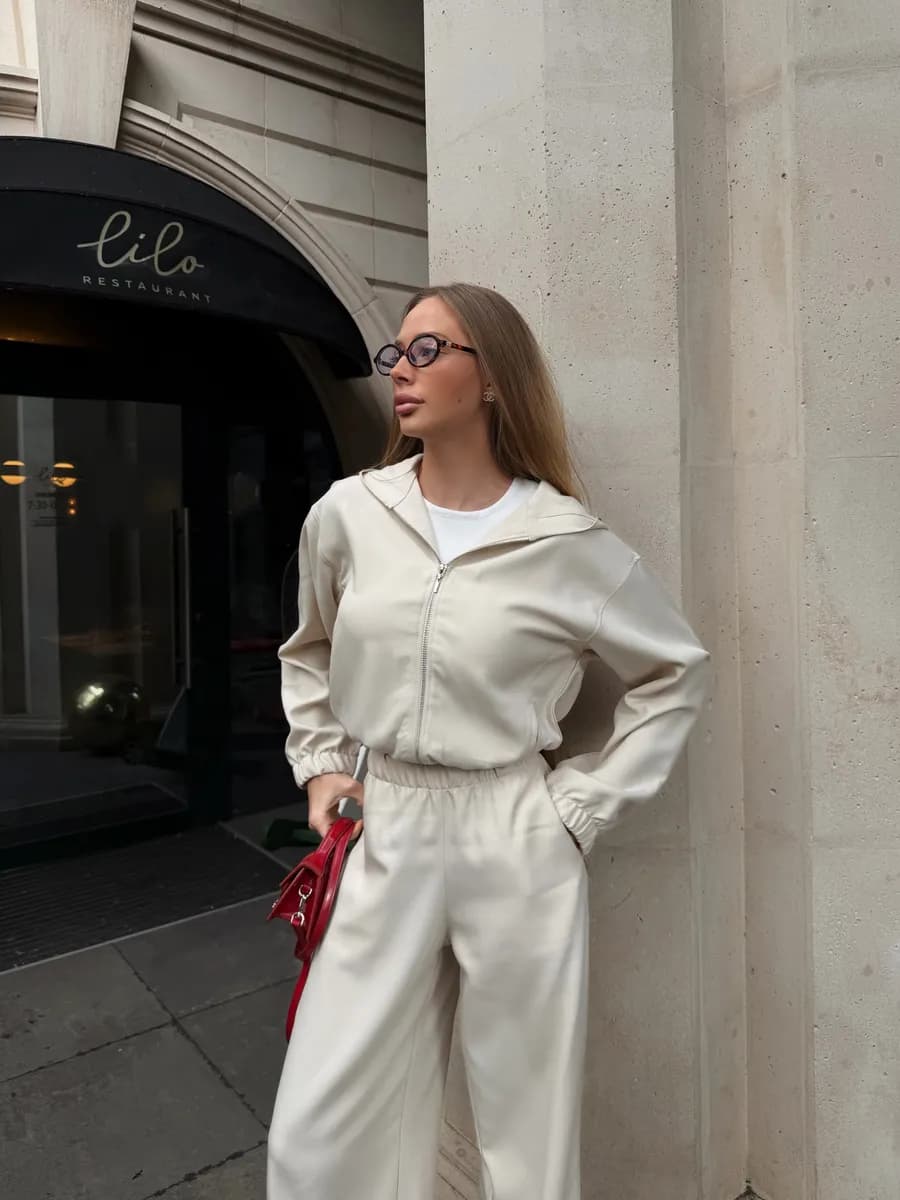 Костюм спортивный оверсайз на молнии с капюшоном