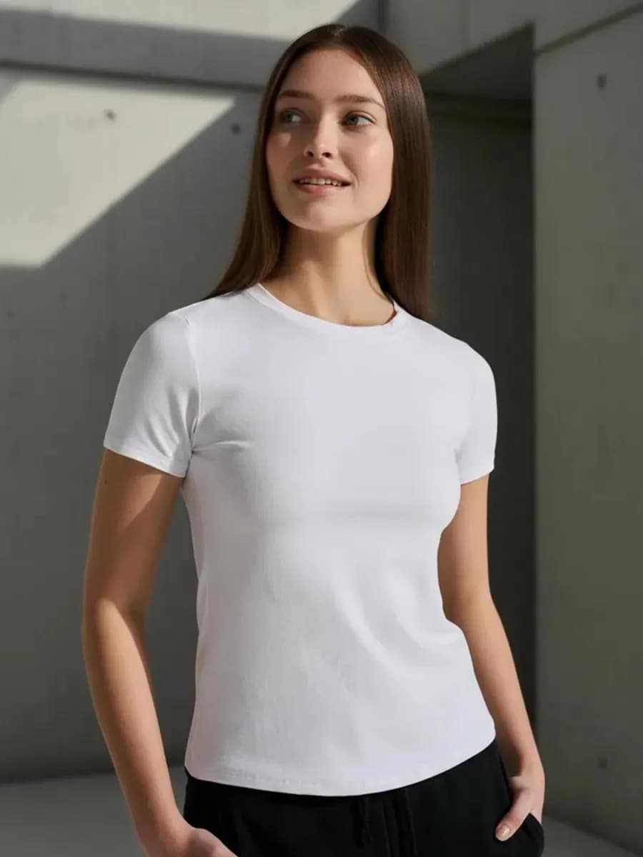 Футболка приталенная из вискозы