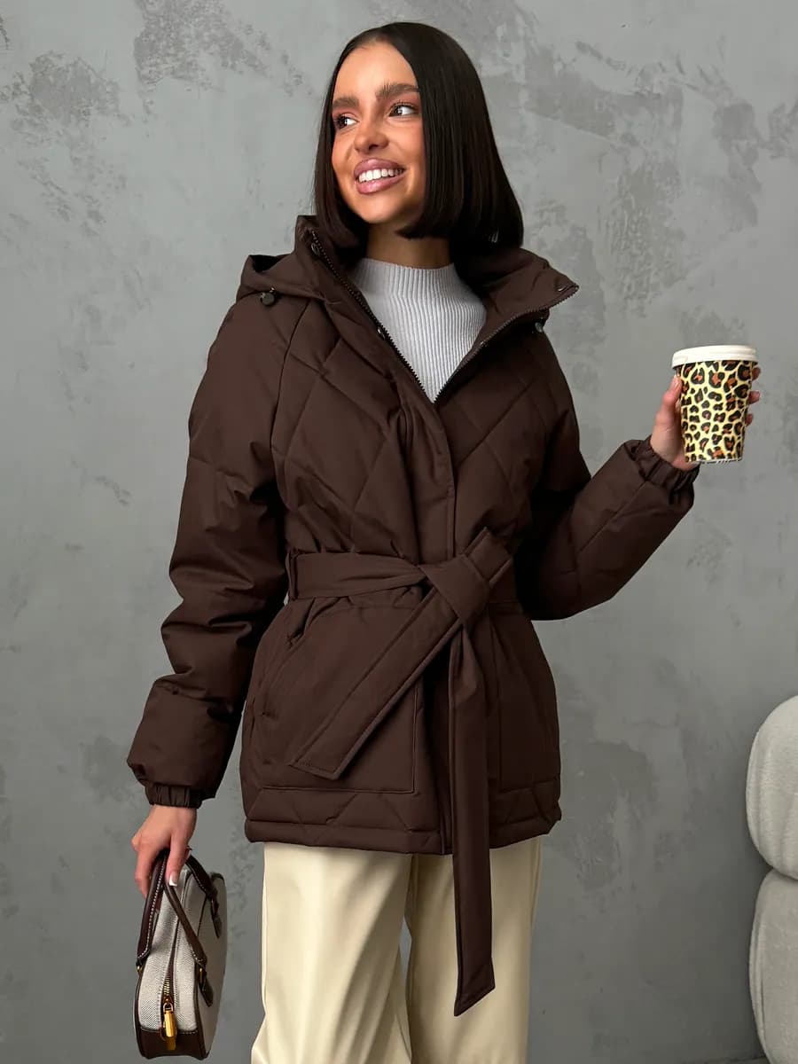 Куртка стеганая демисезонная с капюшоном и поясом