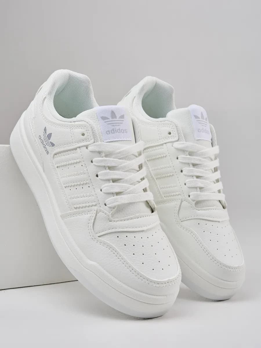 Кроссовки женские