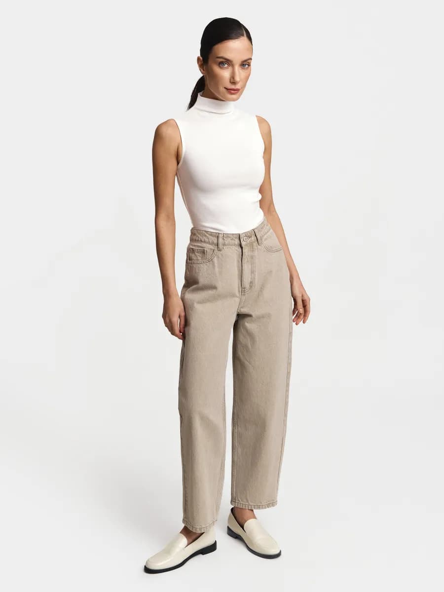 Джинсы баллоны loose fit укороченные с вареным эффектом