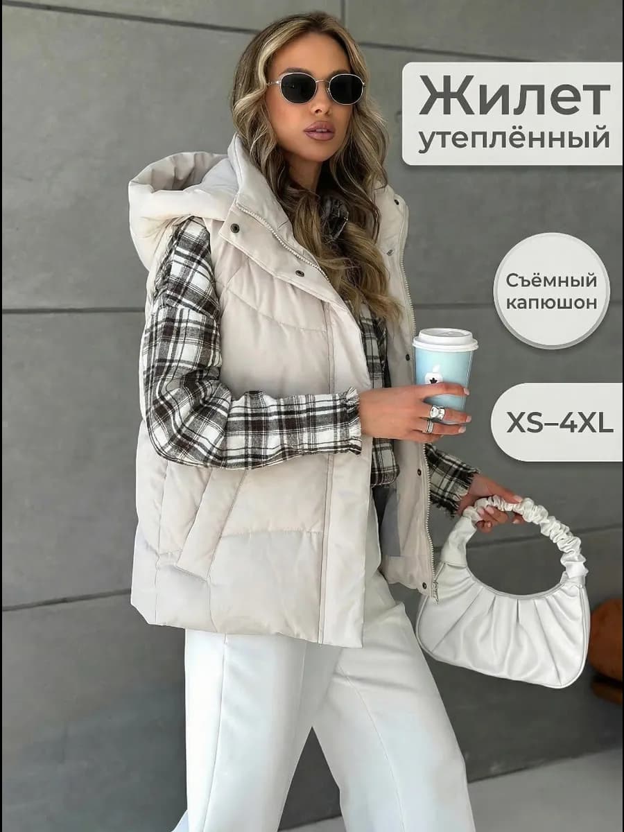 Жилетка утепленная с капюшоном
